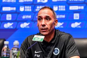 开云体育官网-新鹏城主帅：两个丢球不应该出现 不明白韦斯利进球为何被判无效