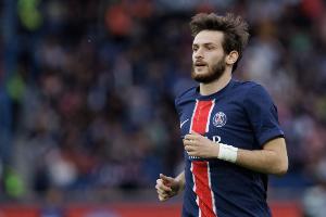 kaiyun-有望拿4冠！克瓦拉本赛季已夺法甲+意甲，欧冠、法国杯只剩决赛