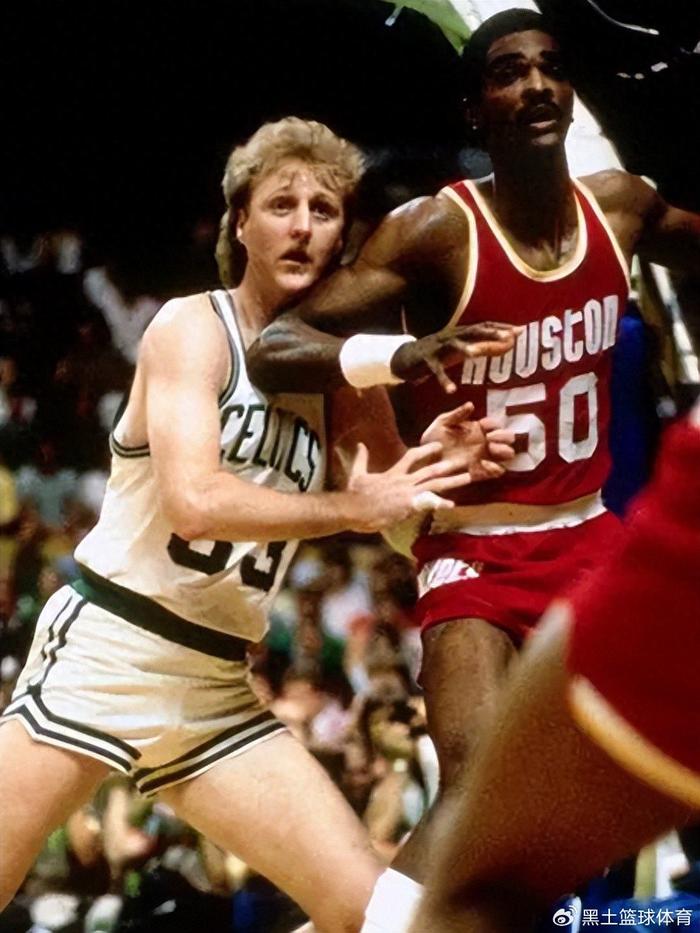 开云体育app下载-86年总决赛绿军对阵火箭,伯德场均24+9+9,奥拉朱旺呢?巨星坯子