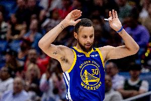 稳！库里上半场6中3得11分2板3助1断 正负值+23全场最高