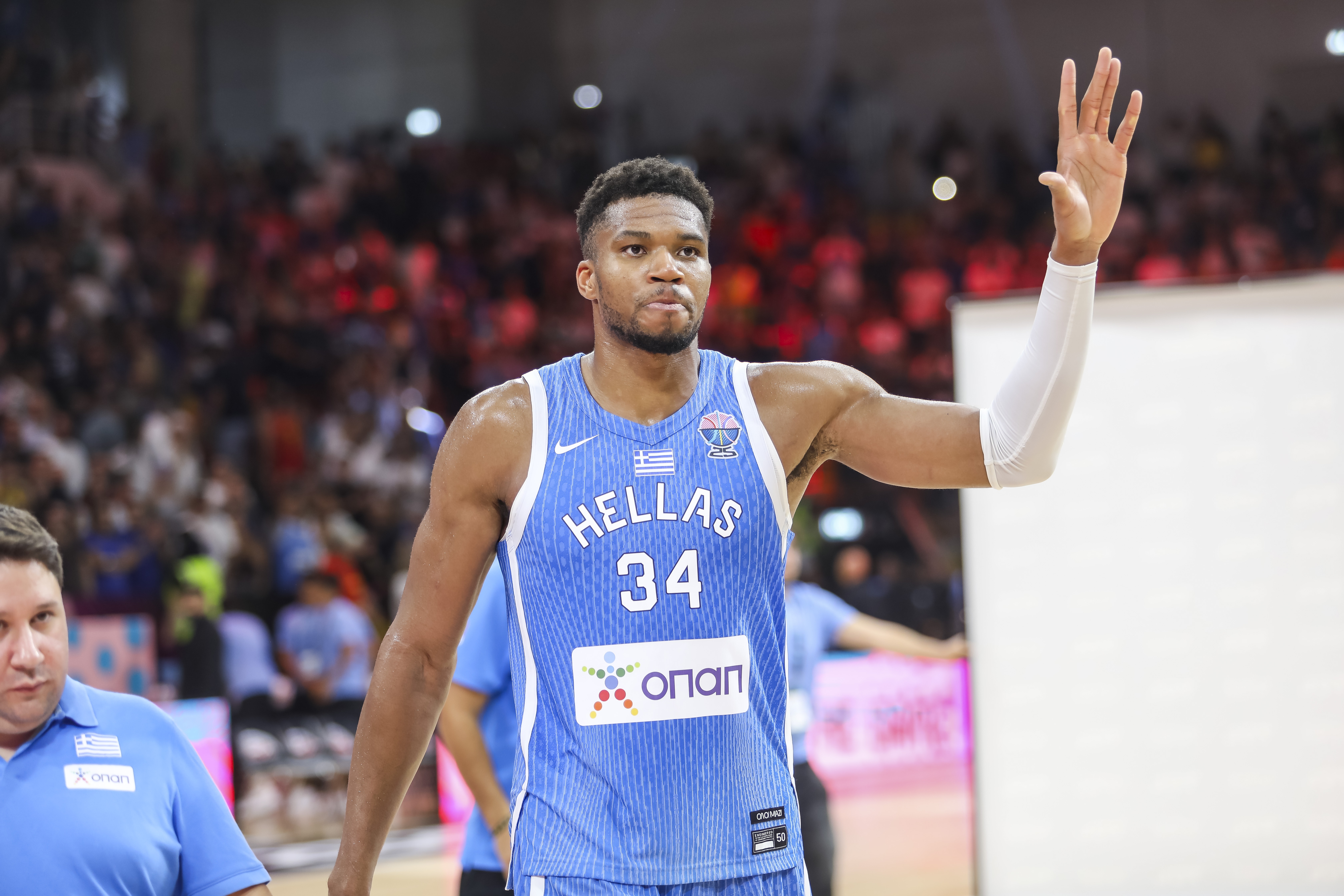 开云体育app下载-有机会打破吗？字母哥连续11场欧锦赛得分25+ 记录为盖利斯的20场