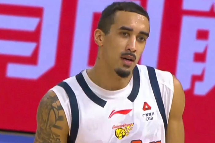 广东狂胜合肥33分：徐杰23+6+7三分 胡明轩复出10分