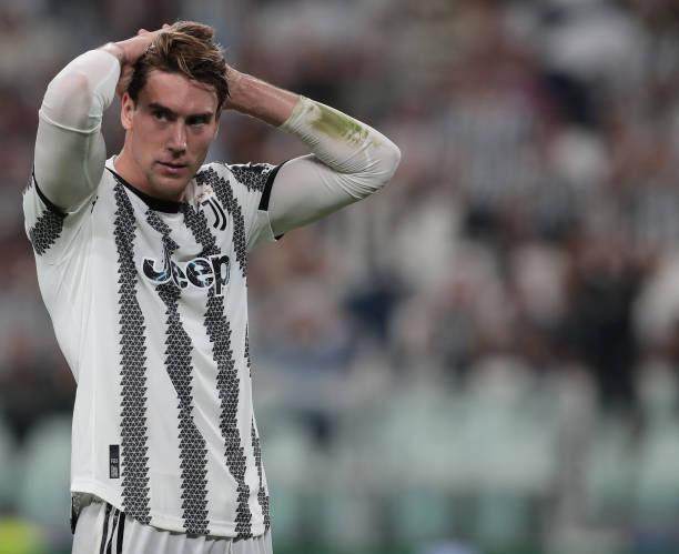 开云官网-【早报】35岁本泽马半场戴帽！15岁巴萨小将上演首秀