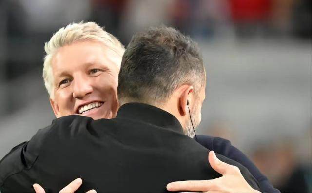 开云官网-【早报】35岁本泽马半场戴帽！15岁巴萨小将上演首秀