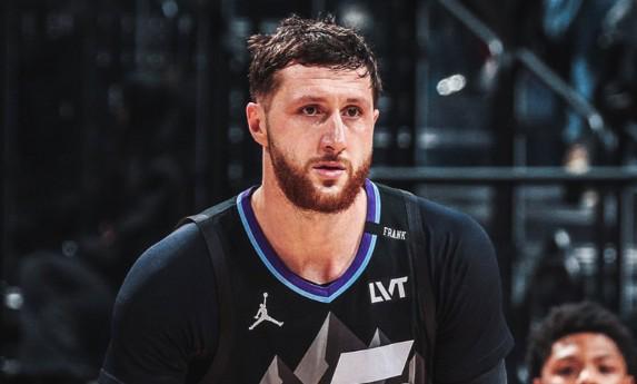 开云体育官方网站-努尔基奇砍16分18板10助，与卡尔-马龙和基里连科齐名爵士队史