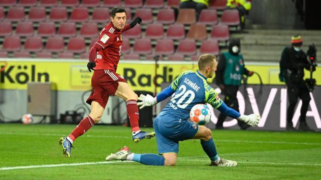 开云体育app下载-莱万戴帽竟被抢了风头？拜仁高价冗员打出了翻身仗